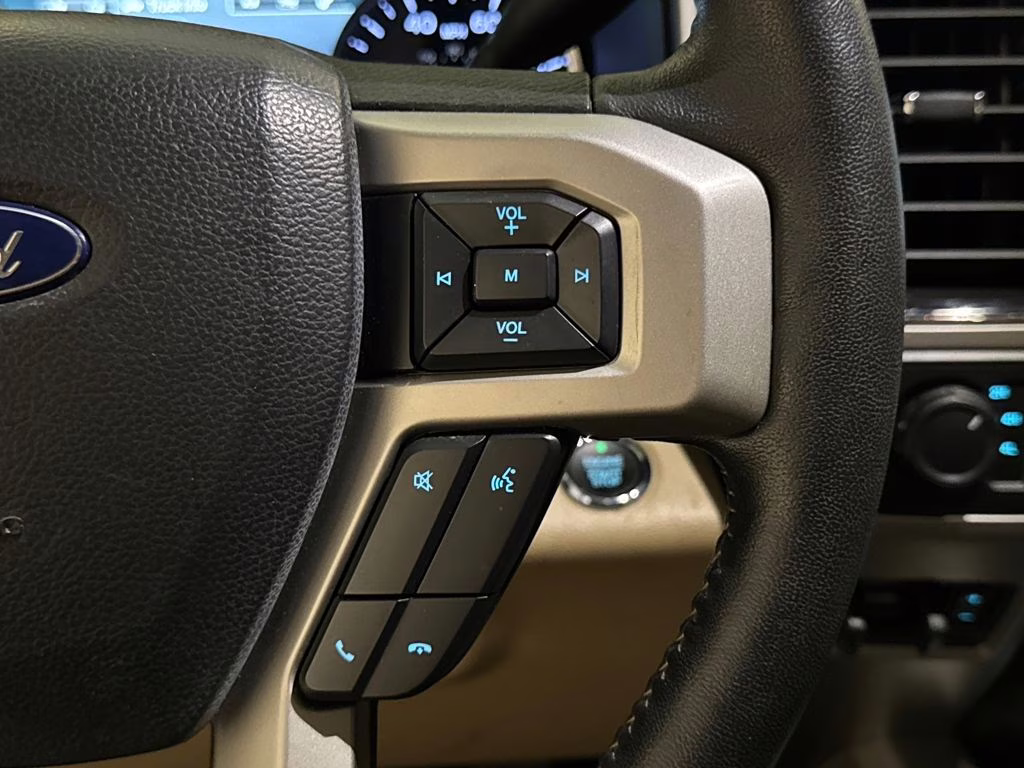 2018 White Gold Metallic Ford Super Duty F-250 SRW Lariat 4X4 Truck