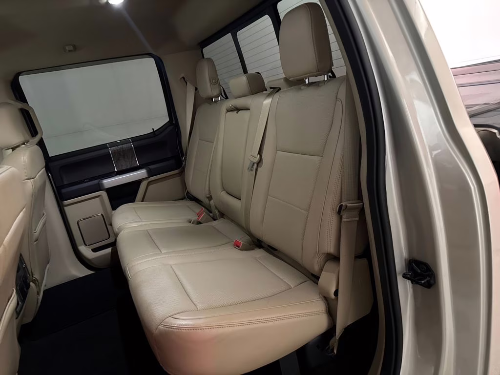 2018 White Gold Metallic Ford Super Duty F-250 SRW Lariat 4X4 Truck