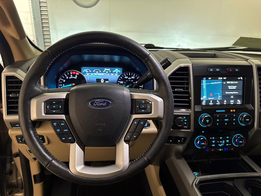 2018 White Gold Metallic Ford Super Duty F-250 SRW Lariat 4X4 Truck