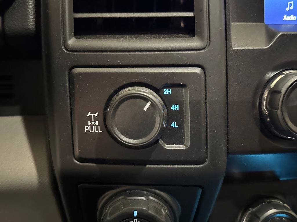 2020 Magnetic Metallic Ford F-150 XL 4X4 Truck