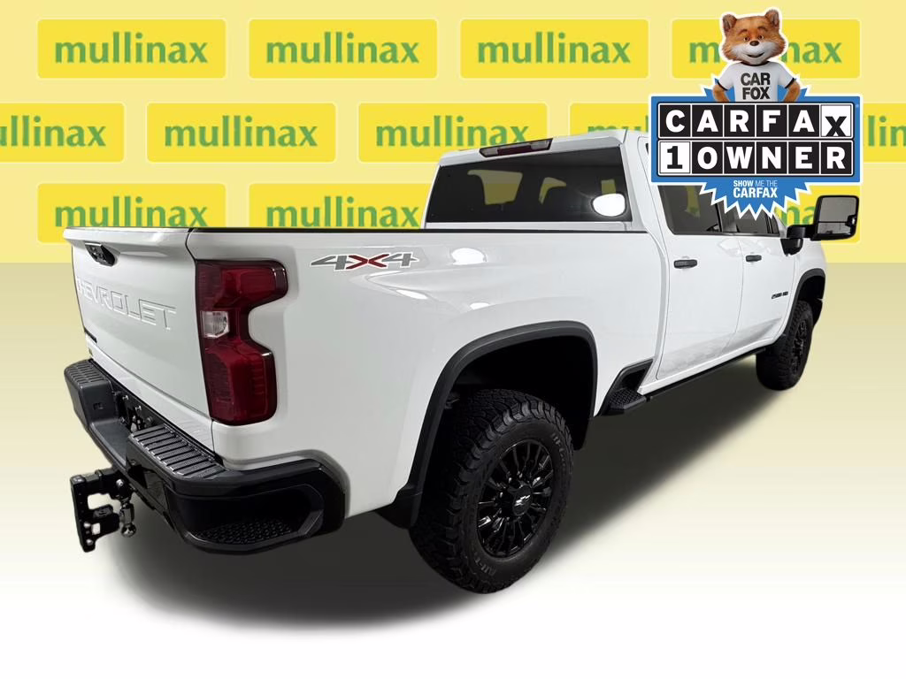 2022 Summit White Chevrolet Silverado 2500HD Custom 4X4 Truck