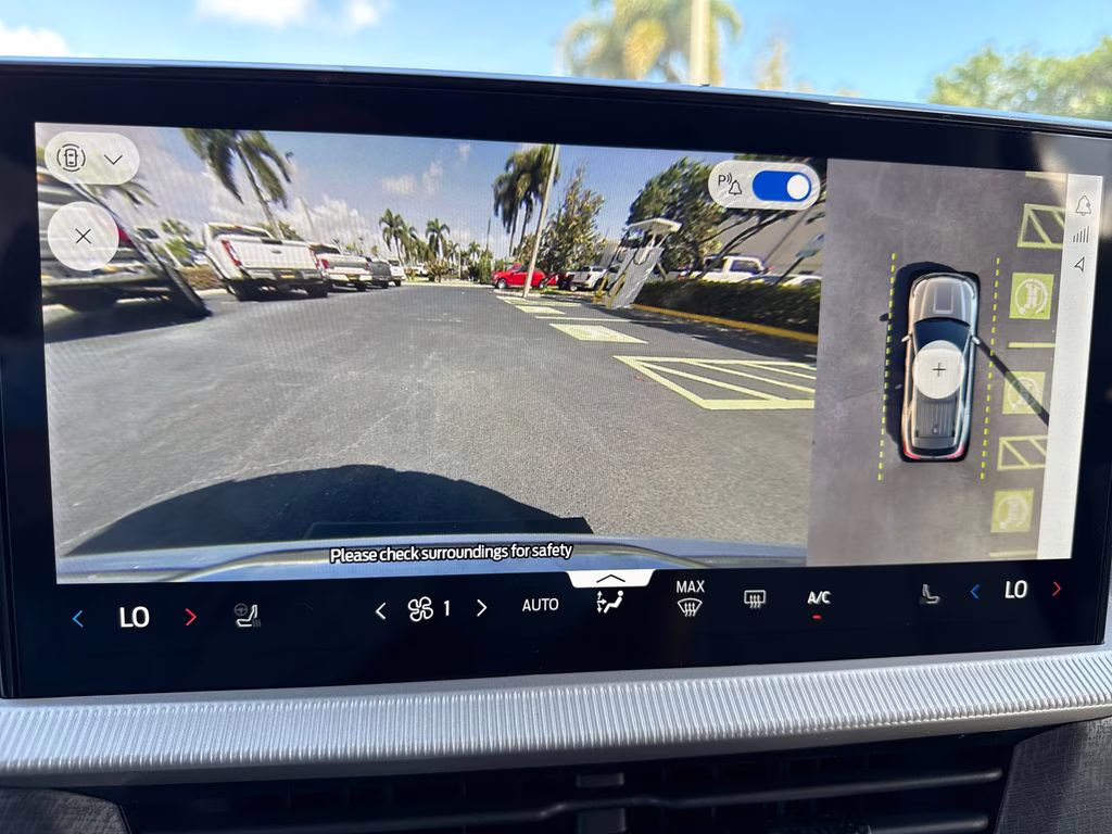 2026 Star White Metallic Tri-Coat Ford Explorer Platinum 4X4 SUV