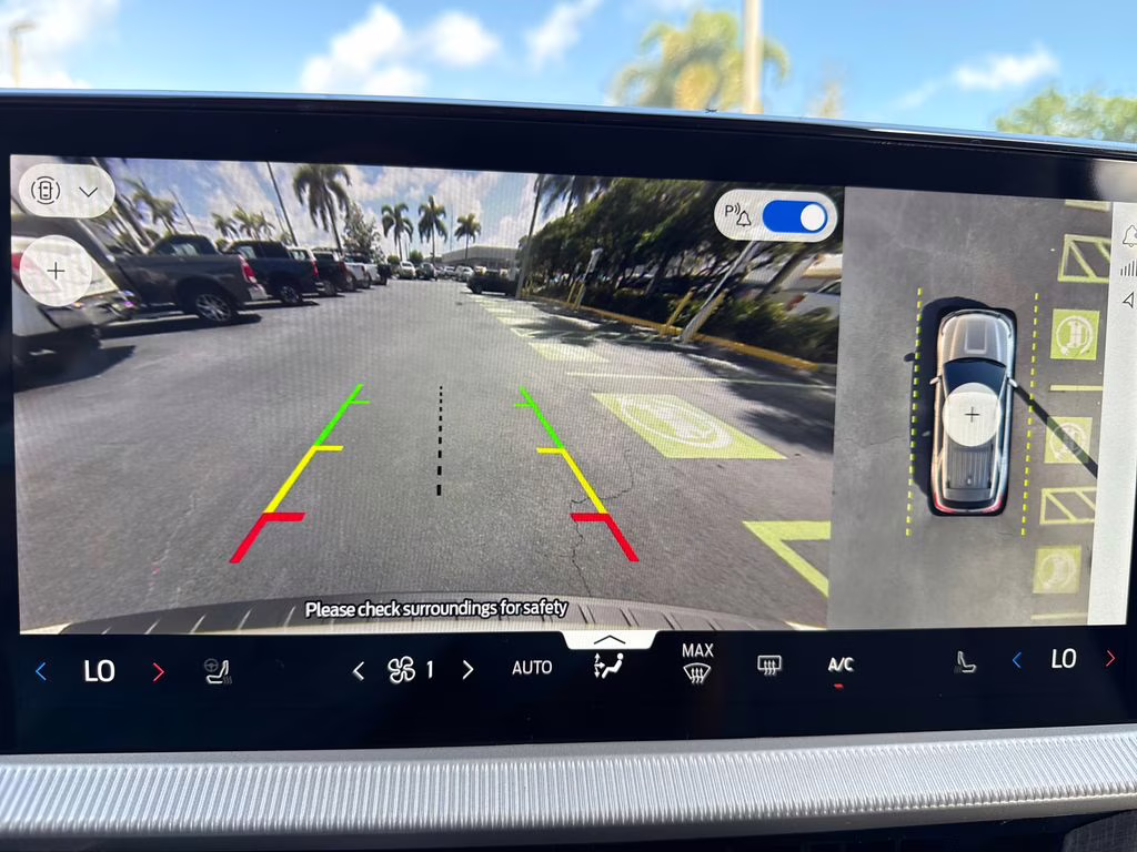 2026 Star White Metallic Tri-Coat Ford Explorer Platinum 4X4 SUV