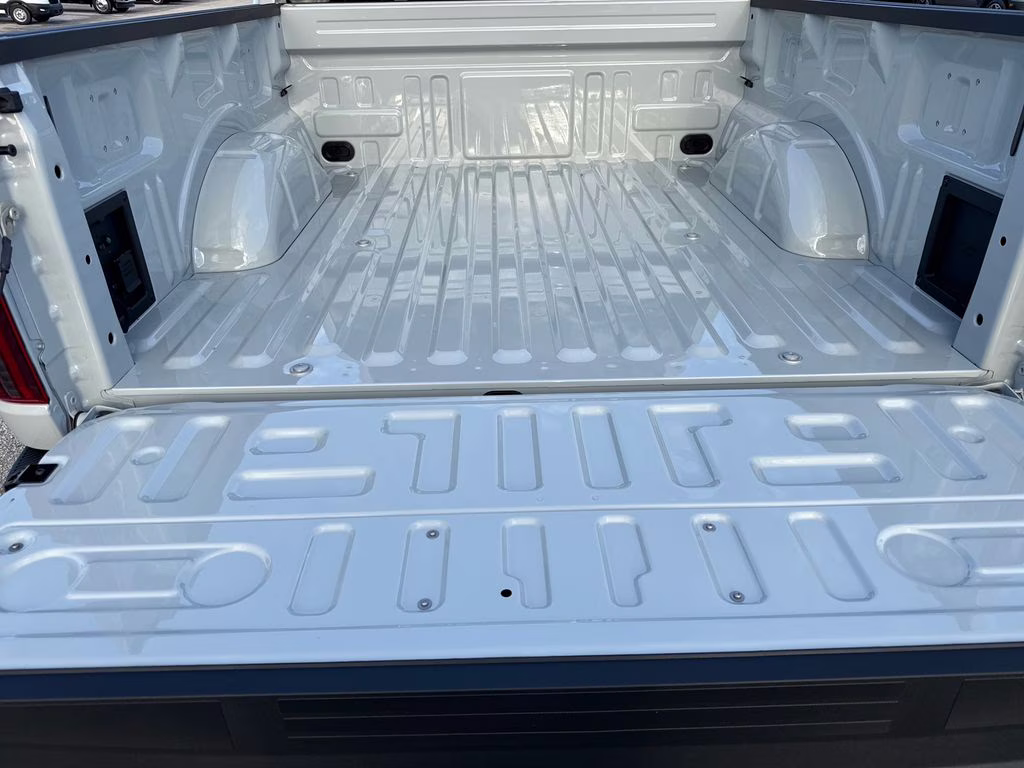 2026 Avalanche Ford F-150 XLT 4X4 Truck