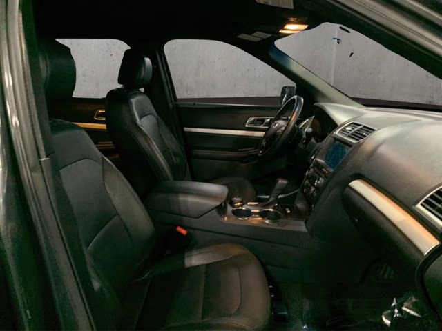 2017 Magnetic Metallic Ford Explorer XLT 4X4 SUV