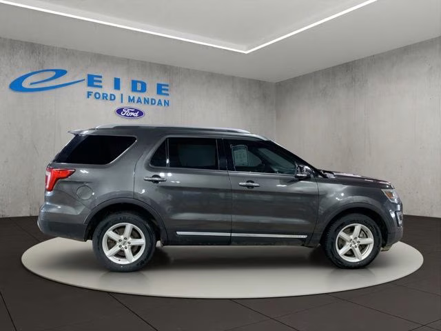 2017 Magnetic Metallic Ford Explorer XLT 4X4 SUV