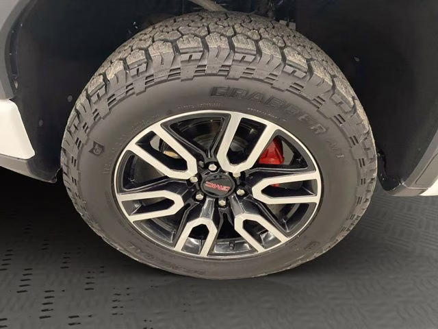 2024 Summit White GMC Sierra 1500 AT4 4X4 Truck