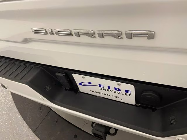 2024 Summit White GMC Sierra 1500 AT4 4X4 Truck