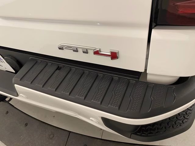 2024 Summit White GMC Sierra 1500 AT4 4X4 Truck