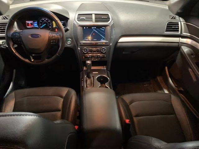 2017 Magnetic Metallic Ford Explorer XLT 4X4 SUV