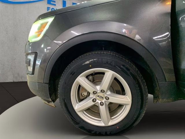 2017 Magnetic Metallic Ford Explorer XLT 4X4 SUV