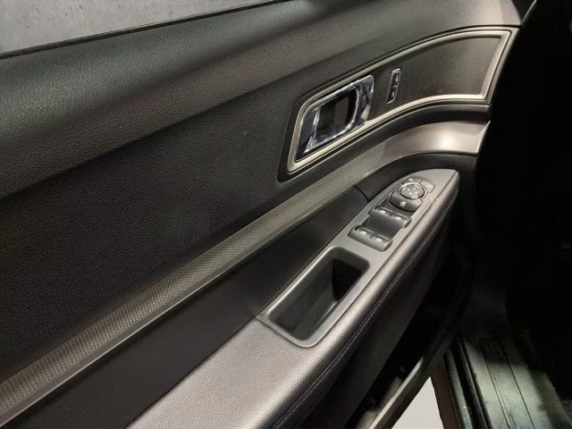 2017 Magnetic Metallic Ford Explorer XLT 4X4 SUV