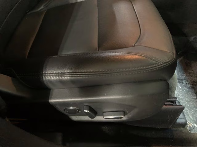 2017 Magnetic Metallic Ford Explorer XLT 4X4 SUV