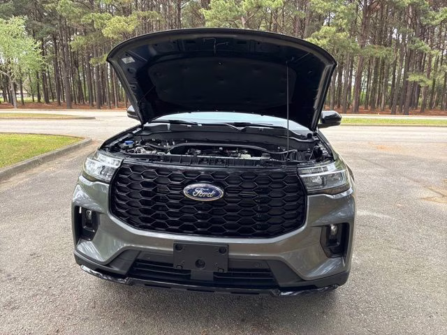 2025 Gray Metallic Ford Explorer ST-Line 4X4 SUV