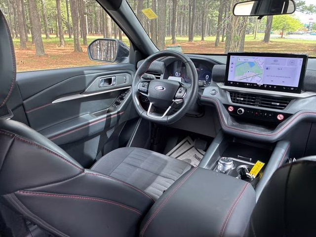 2025 Gray Metallic Ford Explorer ST-Line 4X4 SUV