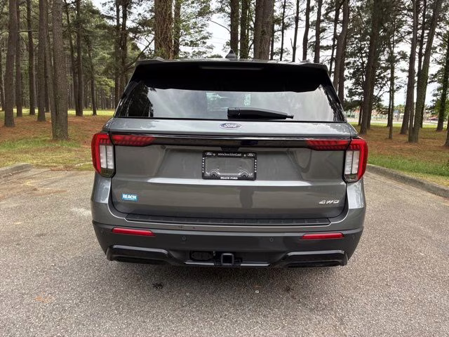 2025 Gray Metallic Ford Explorer ST-Line 4X4 SUV