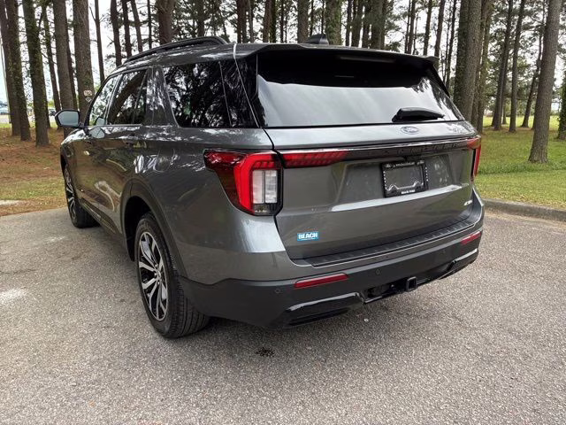 2025 Gray Metallic Ford Explorer ST-Line 4X4 SUV