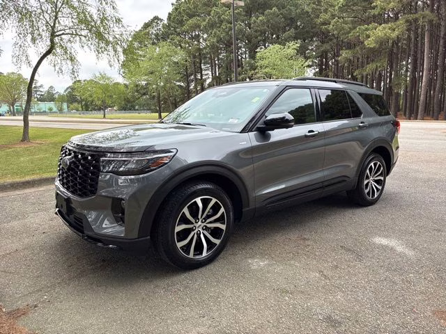 2025 Gray Metallic Ford Explorer ST-Line 4X4 SUV