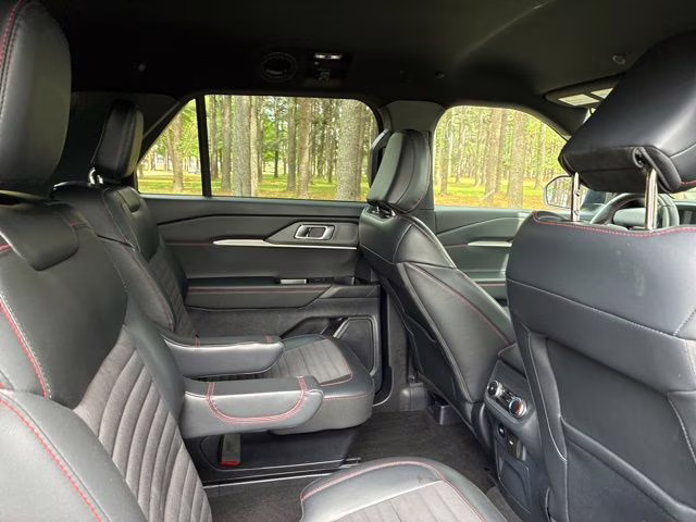 2025 Gray Metallic Ford Explorer ST-Line 4X4 SUV