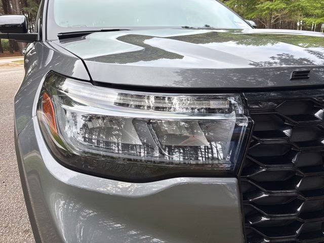 2025 Gray Metallic Ford Explorer ST-Line 4X4 SUV