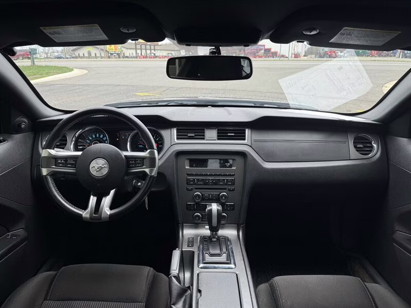 2014 Sterling Gray Metallic Ford Mustang V6 RWD Coupe