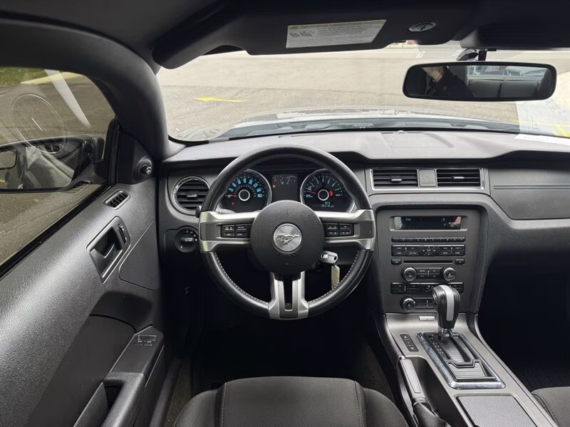 2014 Sterling Gray Metallic Ford Mustang V6 RWD Coupe