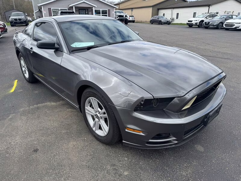 2014 Sterling Gray Metallic Ford Mustang V6 RWD Coupe