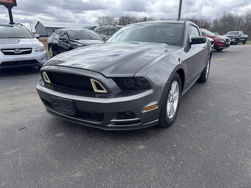 2014 Sterling Gray Metallic Ford Mustang V6 RWD Coupe