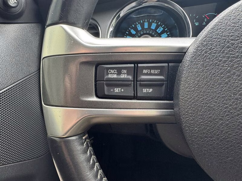 2014 Sterling Gray Metallic Ford Mustang V6 RWD Coupe