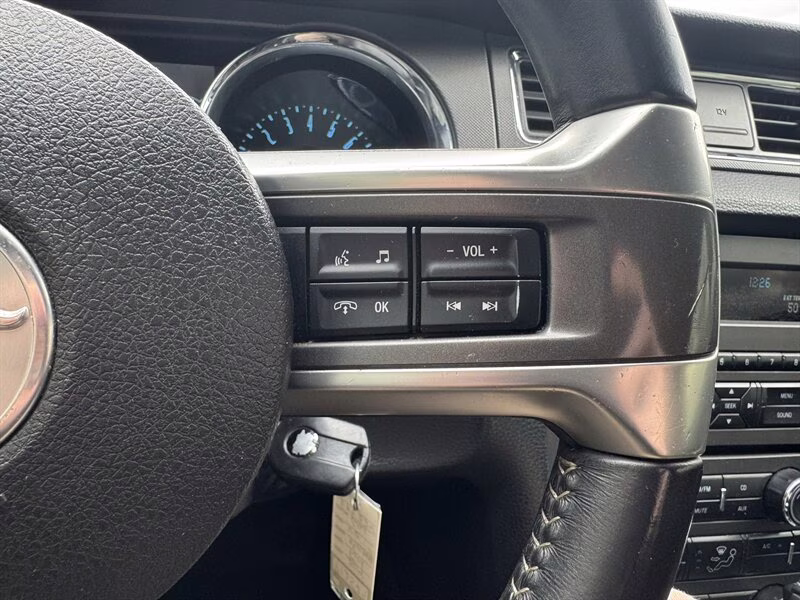 2014 Sterling Gray Metallic Ford Mustang V6 RWD Coupe