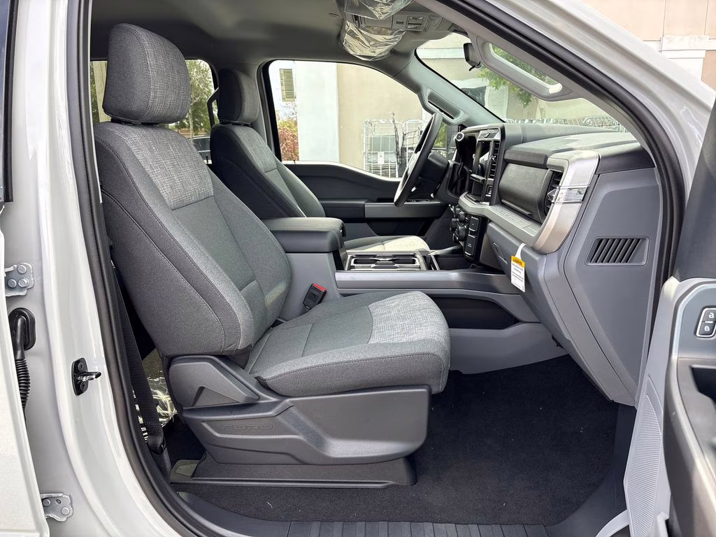 2026 Avalanche Ford Super Duty F-250 SRW XLT 4X4 Truck