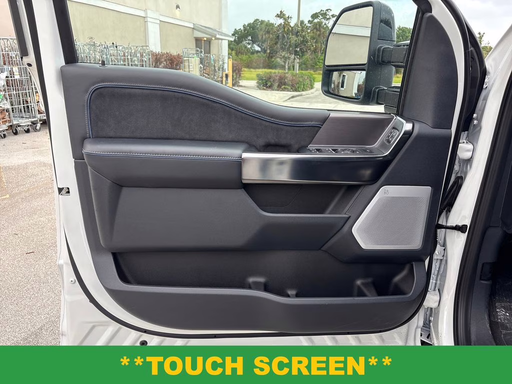 2026 Star White Metallic Tri-Coat Ford Super Duty F-350 SRW Platinum 4X4 Truck