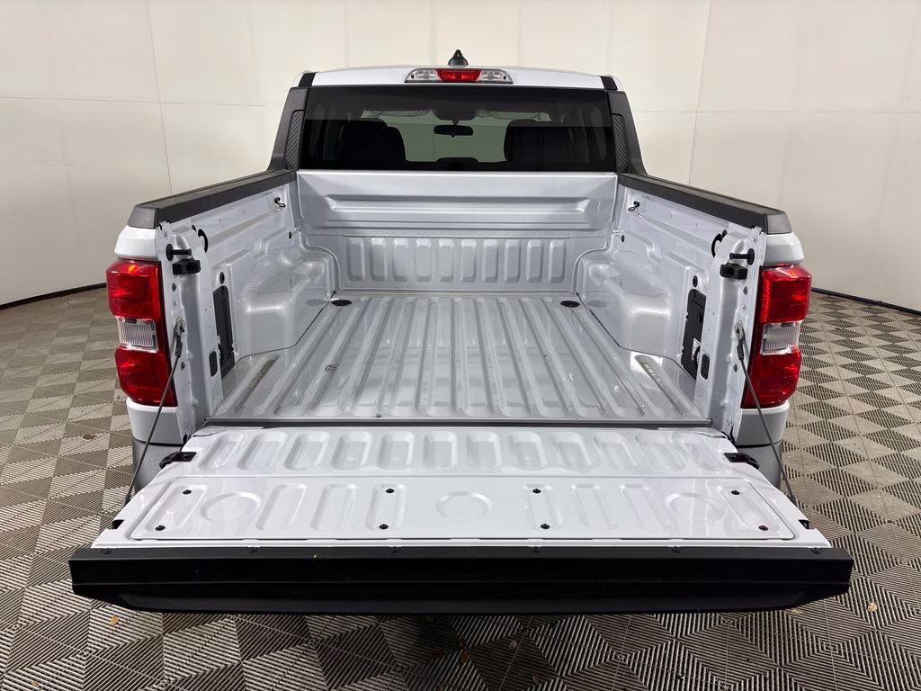 2026 Space White Metallic Ford Maverick XLT FWD Truck