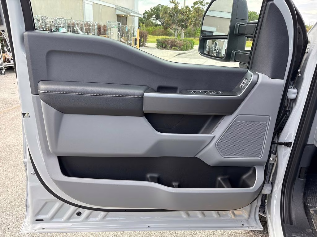 2026 Avalanche Ford Super Duty F-250 SRW XLT 4X4 Truck