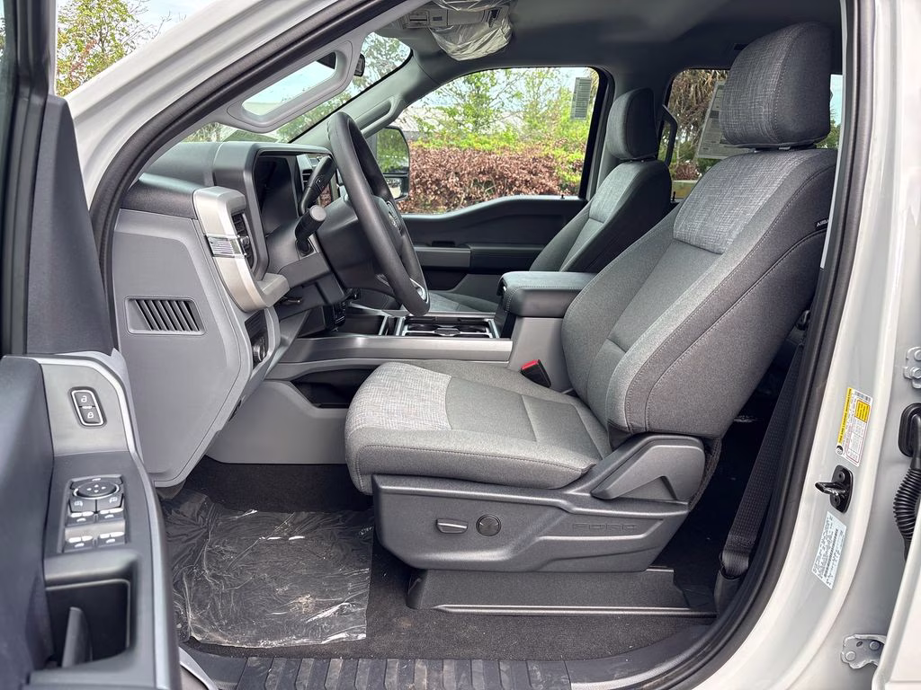 2026 Avalanche Ford Super Duty F-250 SRW XLT 4X4 Truck