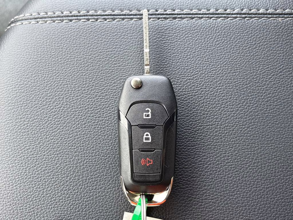 2026 Avalanche Ford Super Duty F-250 SRW XLT 4X4 Truck