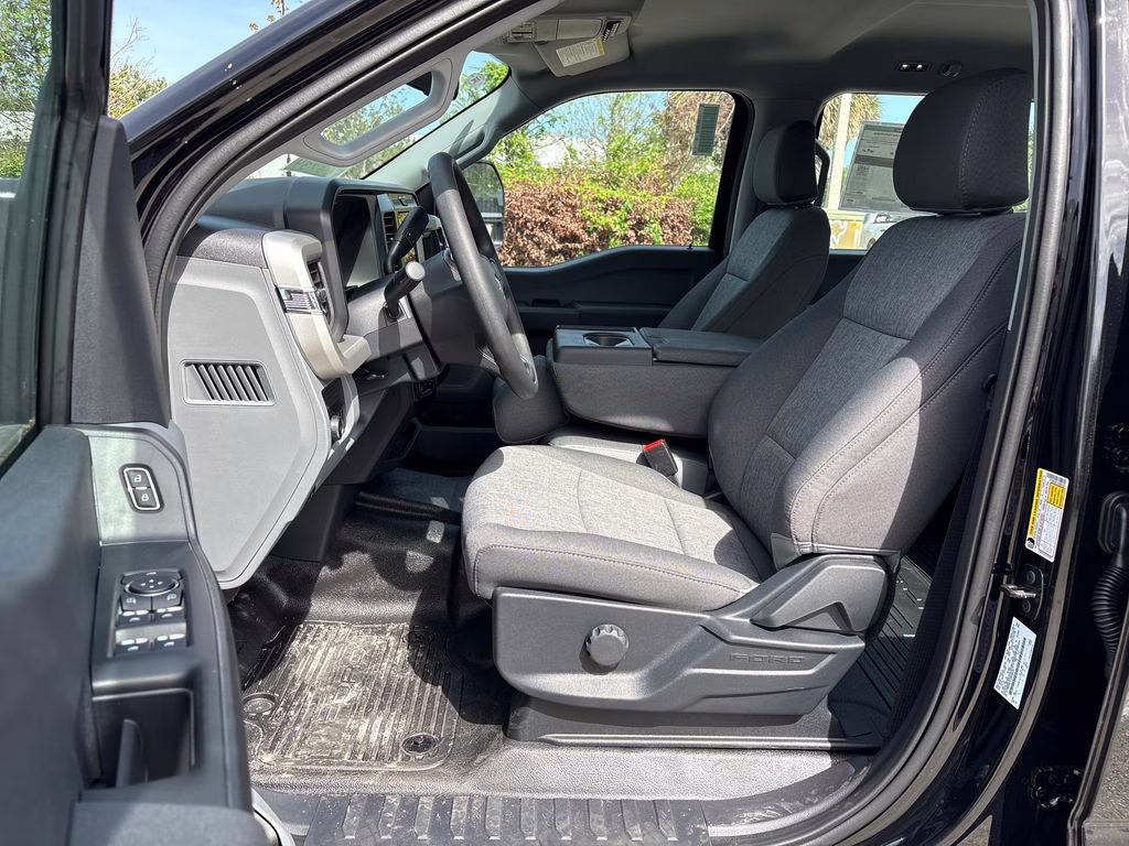 2026 Agate Black Metallic Ford Super Duty F-350 SRW XL 4X4 Truck