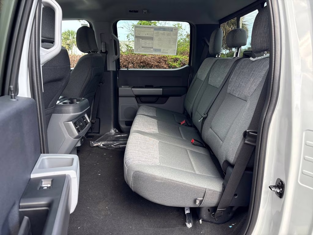 2026 Avalanche Ford Super Duty F-250 SRW XLT 4X4 Truck