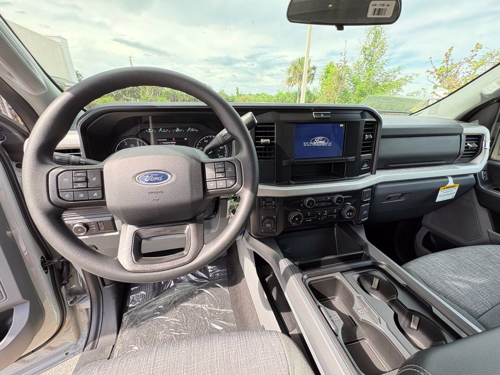 2026 Avalanche Ford Super Duty F-250 SRW XLT 4X4 Truck