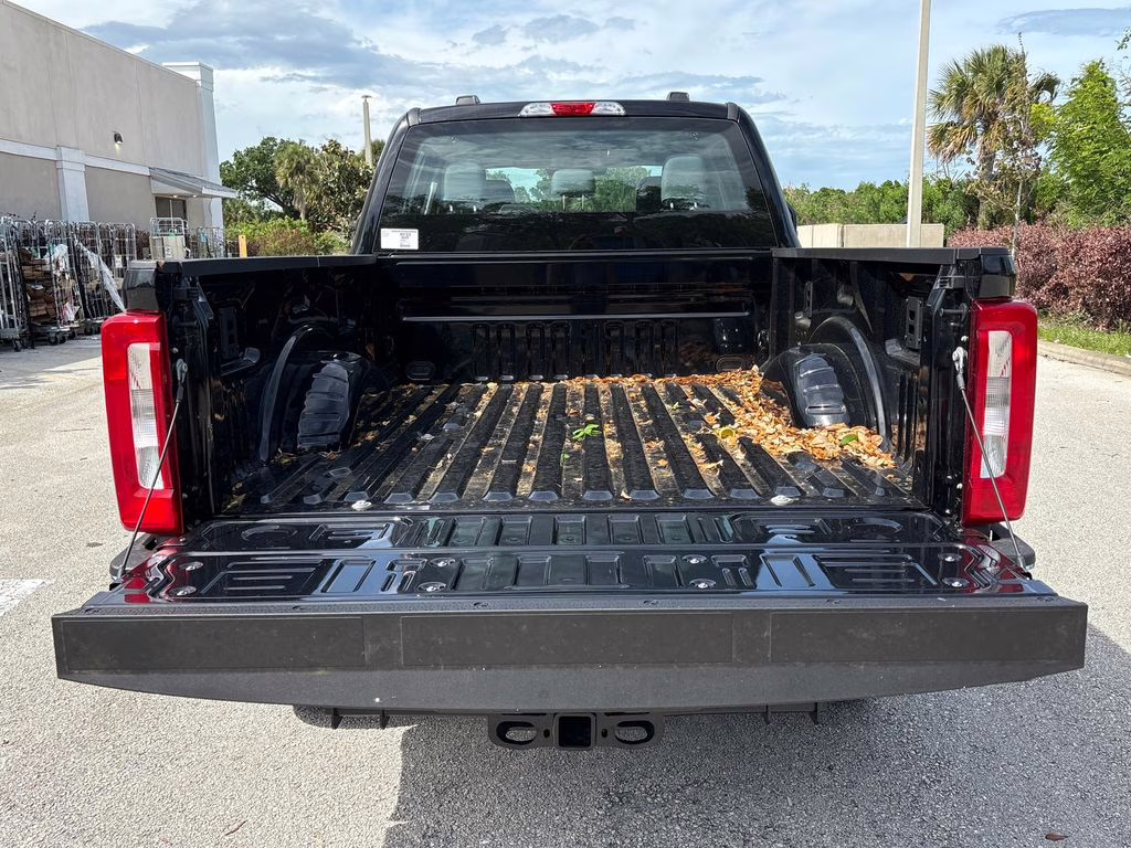 2026 Agate Black Metallic Ford Super Duty F-350 SRW XL 4X4 Truck