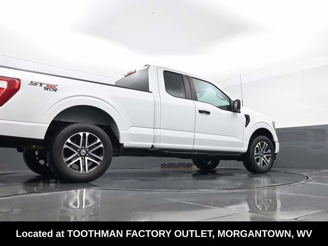 2023 Oxford White Ford F-150 XL 4X4 Truck