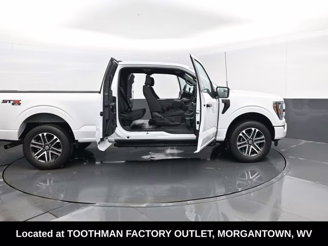 2023 Oxford White Ford F-150 XL 4X4 Truck