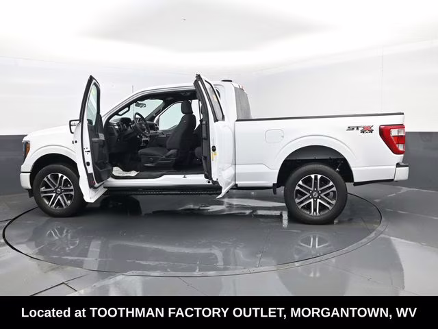 2023 Oxford White Ford F-150 XL 4X4 Truck