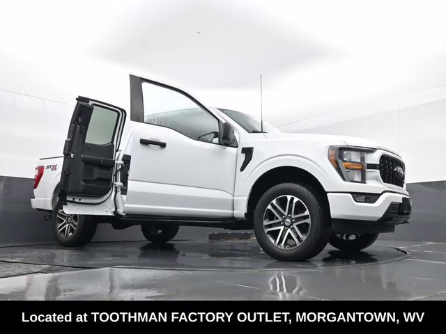 2023 Oxford White Ford F-150 XL 4X4 Truck