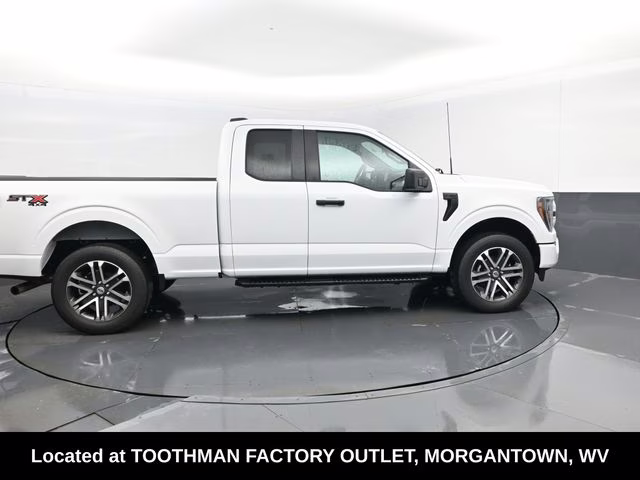 2023 Oxford White Ford F-150 XL 4X4 Truck