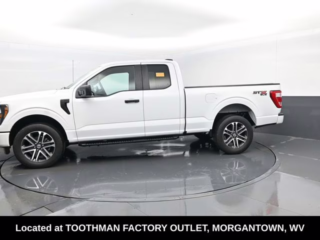 2023 Oxford White Ford F-150 XL 4X4 Truck