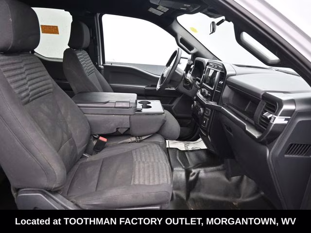 2023 Oxford White Ford F-150 XL 4X4 Truck