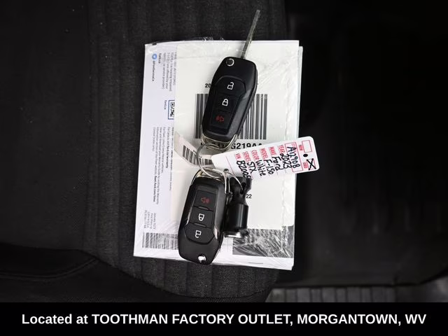 2023 Oxford White Ford F-150 XL 4X4 Truck