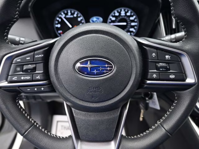 2025 Crystal White Pearl Subaru Outback Premium AWD SUV