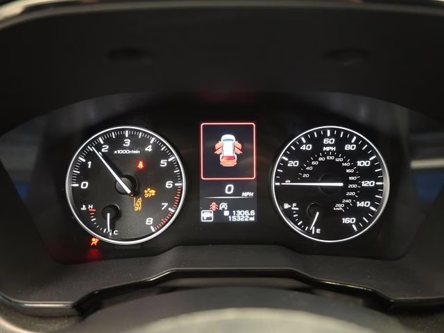 2025 Crystal White Pearl Subaru Outback Premium AWD SUV